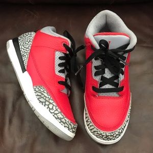 🏀Kids Nike Air Jordan 3 Retro Red/Grey Size 3Y🏀